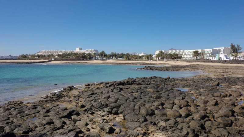 La riqueza y diversidad de Teguise, donde el paisaje marino cautiva a quienes lo visitan