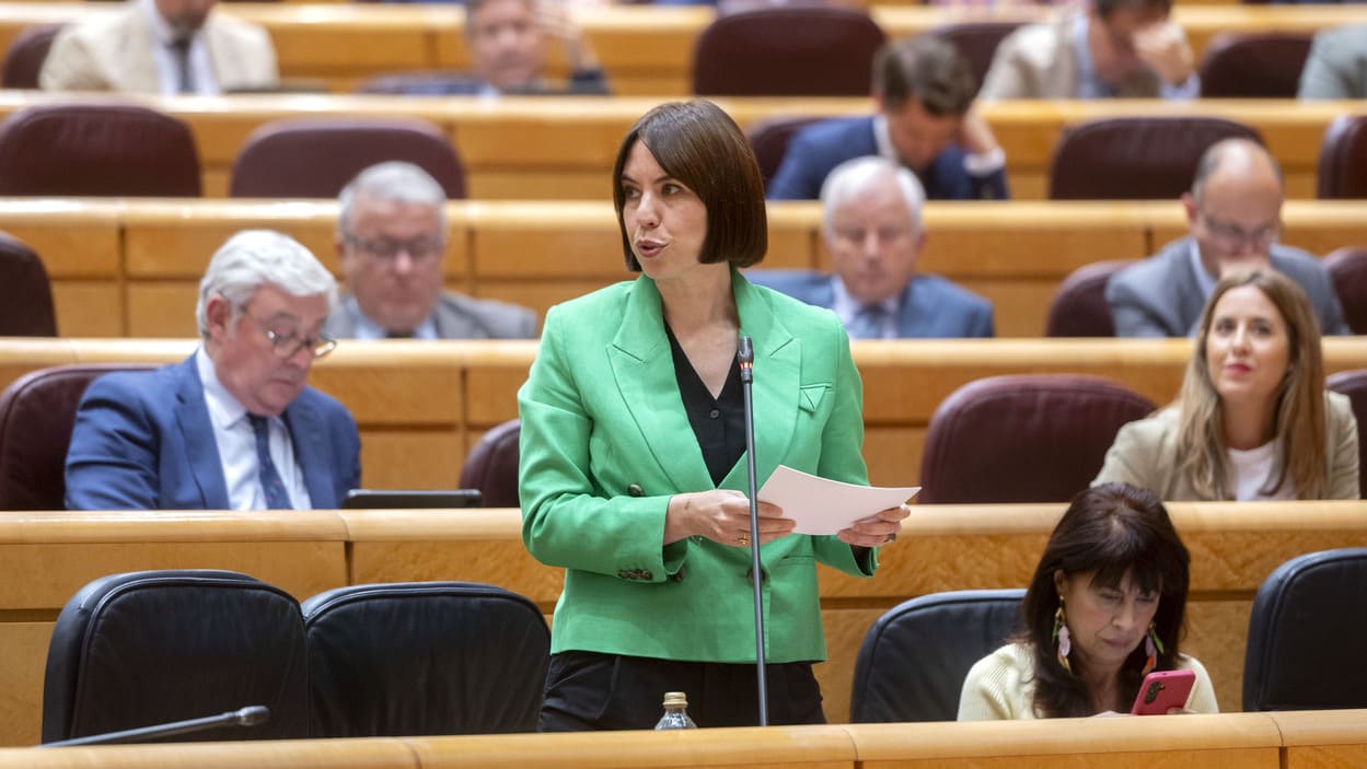 La secretaria general del PSPV-PSOE y ministra de Ciencia, Innovación y Universidades, Diana Morant, en una sesión de control al Gobierno. EP.