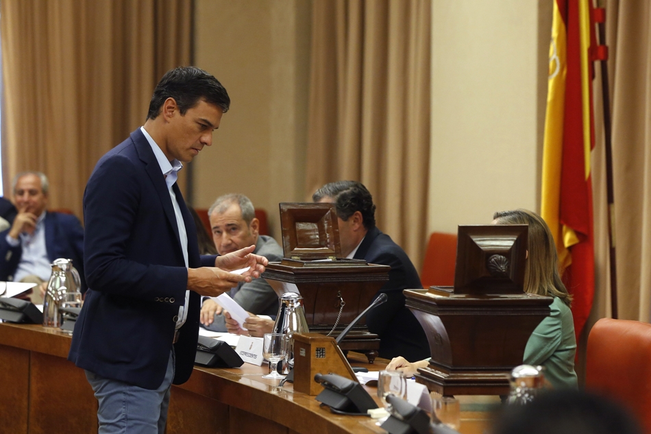 Sánchez durante la votación de los miembros de la Mesa de la Diputación Permanente del Congreso. 