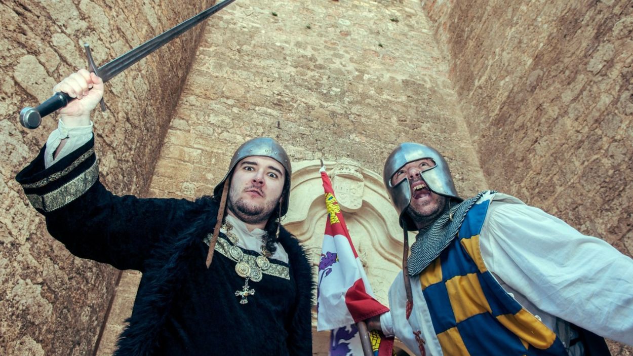 El castillo de Belmonte se convierte en una arena de justas y combates con armaduras reales.