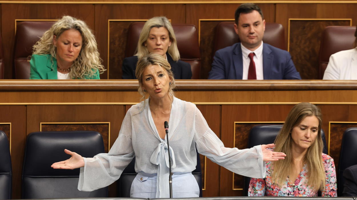 Yolanda Díaz asume la réplica al PP en el Congreso de los Diputados ante la ausencia de Pedro Sánchez y María Jesús Montero. EP.