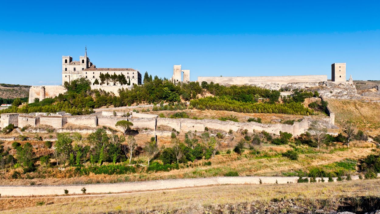 Conocido como el “Escorial de la Mancha”, el Castillo-Monasterio de Uclés fue sede principal de la Orden de Santiago.