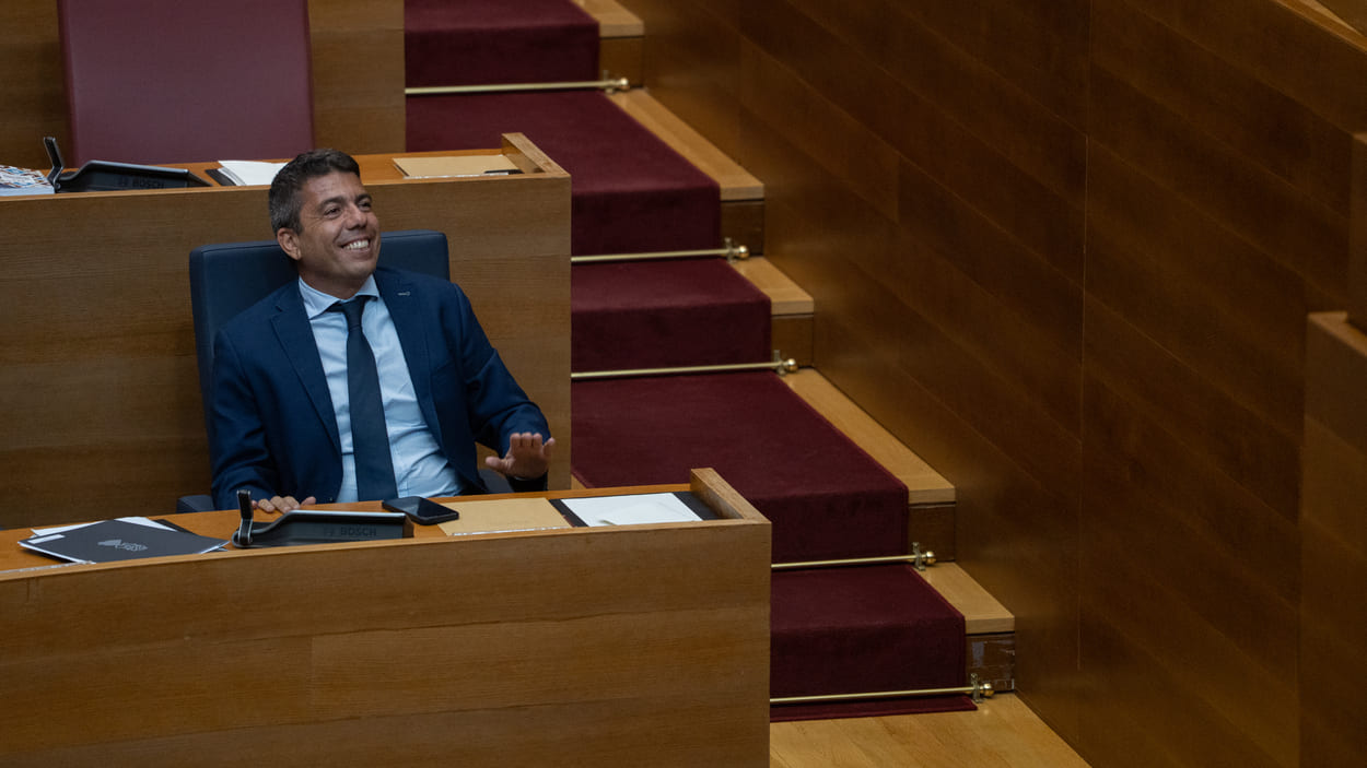 El presidente de la Generalitat Valenciana, Carlos Mazón, durante el pleno de Les Corts Valencianes. EP.