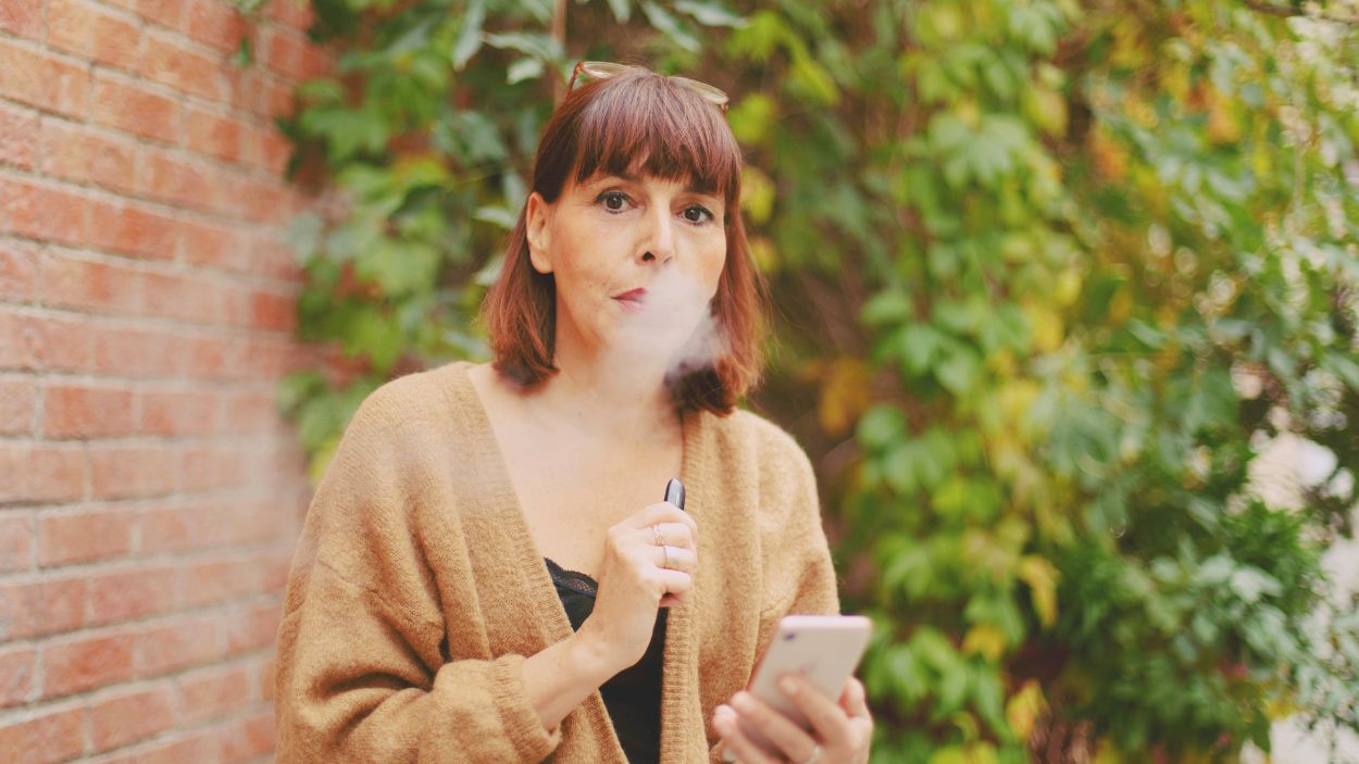 Los productos sin combustión pueden generar significativamente menos sustancias tóxicas que el humo del cigarrillo, dependiendo del producto específico