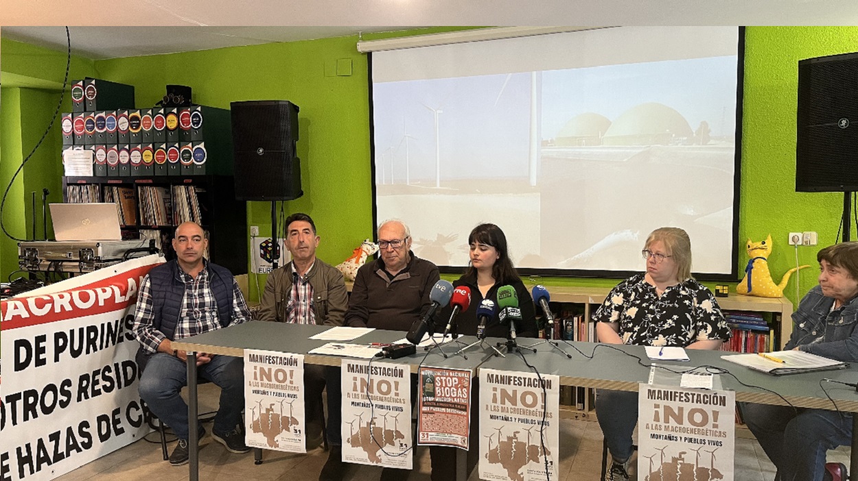Los vecinos protestan contra la planta de Biogás ayudada “ilegalmente” por Ayuso con fondos europeos. EP