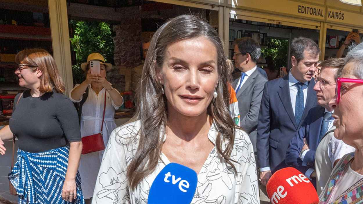 La reina Letizia visita la Feria del Libro de Madrid. RTVE