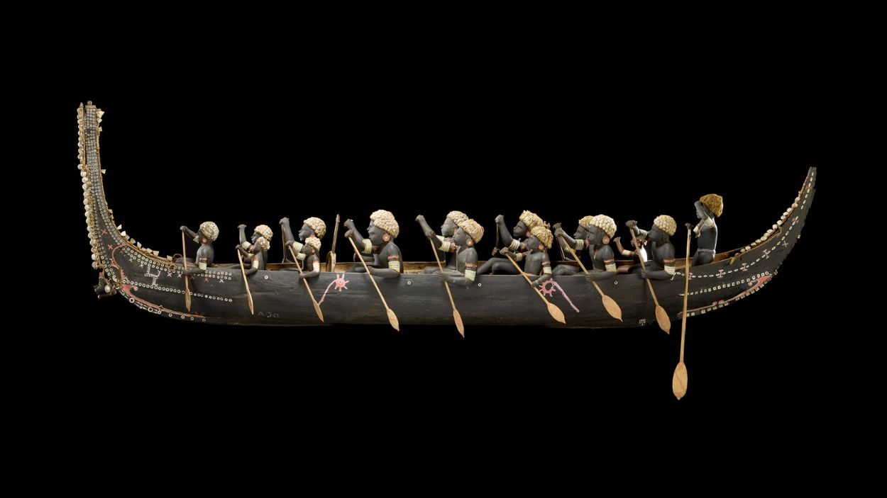Ango. Maqueta de «tomoko» (canoa Bélica) de Roviana, Islas Salomón. 1900-1920. Madera y concha. © The Trustess of the British Museum