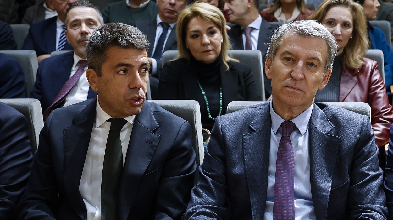 El presidente de la Generalitat valenciana, Carlos Mazón, y el líder del PP, Alberto Núñez Feijóo. EP
