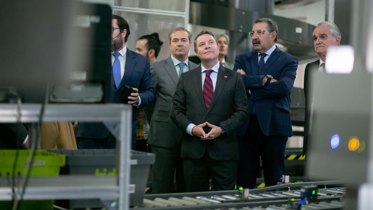 El presidente de Castilla La Mancha visita una industria de la región. JCCM