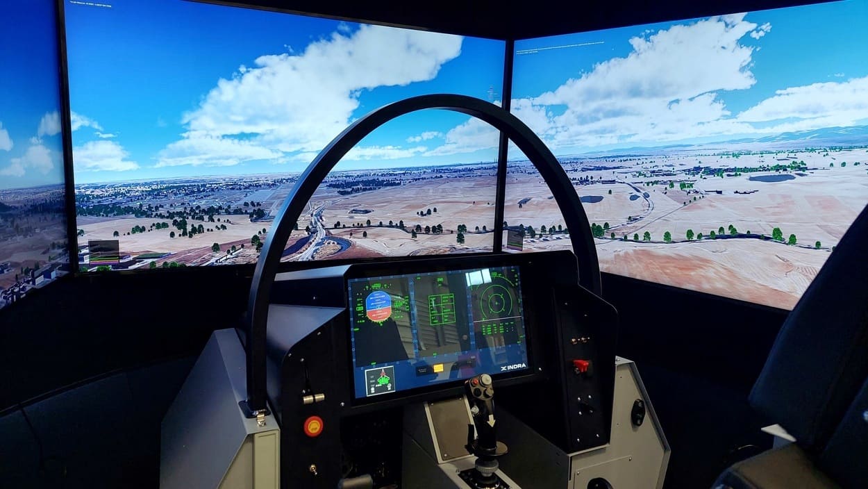 Indra desarrolla el simulador táctico de caza Nexus, enfocado en el entrenamiento de pilotos. EP