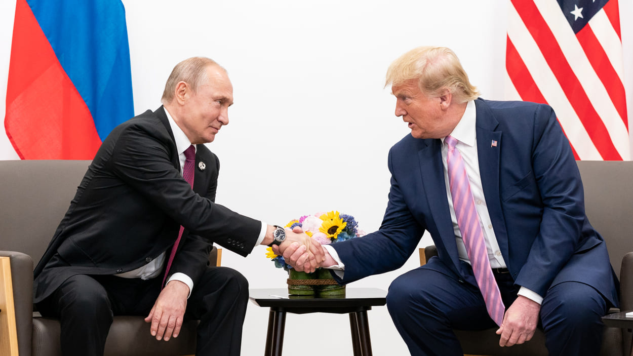 Encuentro entre Vladímir Putin, presidente de Rusia, y Donald Trump, presidente de EEUU en junio de 2019. EP. 