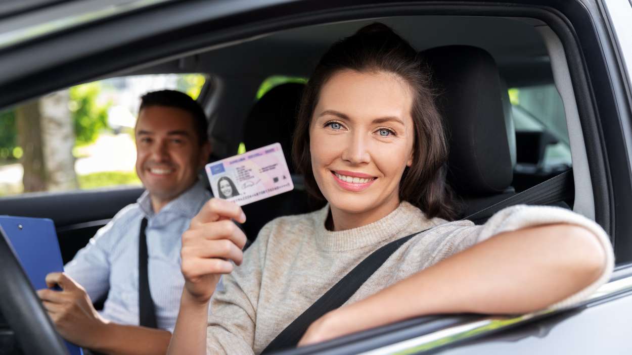 ¿En qué países se puede conducir con tu carnet español de la DGT?