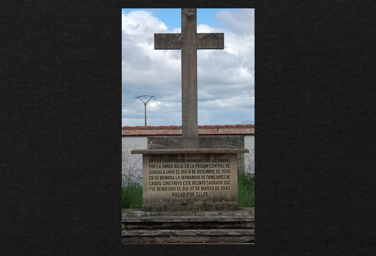 Monumento a los asessionados como represalia a los bombardeos de Guadalajara el 6 de diciembre de 1936