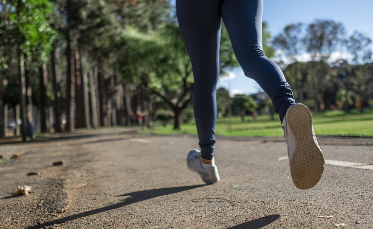 En verano no hay que por qué dejar de practicar deporte, pero es importante adaptar las dinámicas. (Foto: Pixabay)