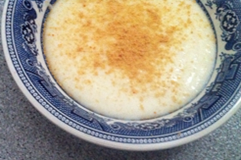 Crema de cebolla fría y mariscos al horno