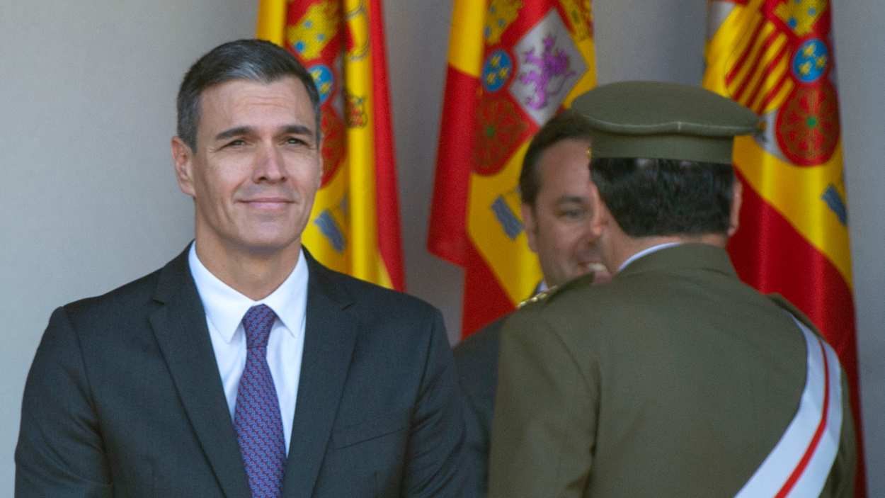 El presidente del Gobierno, Pedro Sánchez, ante las Fuerzas Armadas. EP