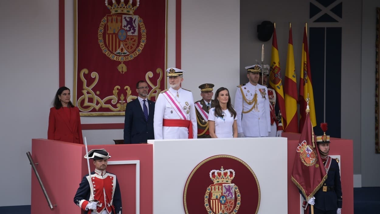El Rey Felipe VI y la Reina Letizia presiden el desfile del Día de las Fuerzas Armadas 2025. EP.