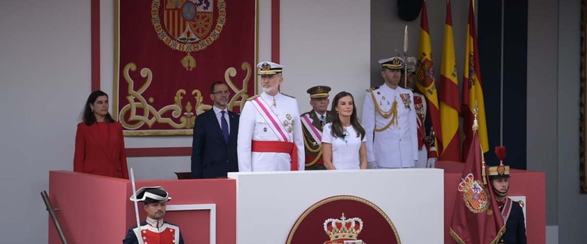Los reyes Felipe VI y Letizia presiden el homenaje a las Fuerzas Armadas