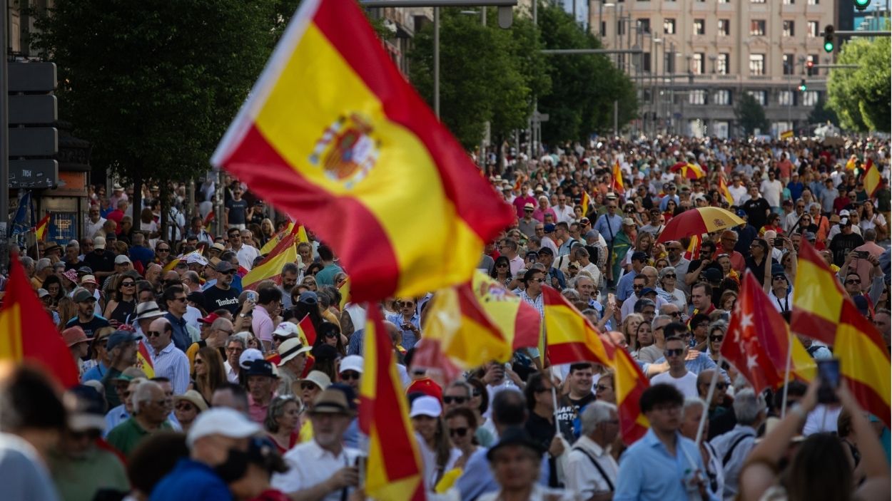 Cientos de personas durante la concentración del PP bajo el lema ‘Mafia o democracia’. EP.