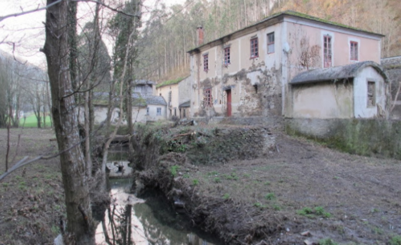 Pueblo con molino vendido por aldeasabandonadas.com