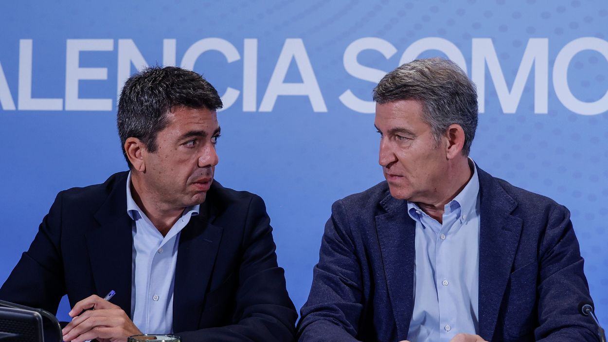 El presidente de la Generalitat Valenciana, Carlos Mazón, junto al presidente del Partido Popular, Alberto Núñez Feijóo, en un acto en Valencia. EP.