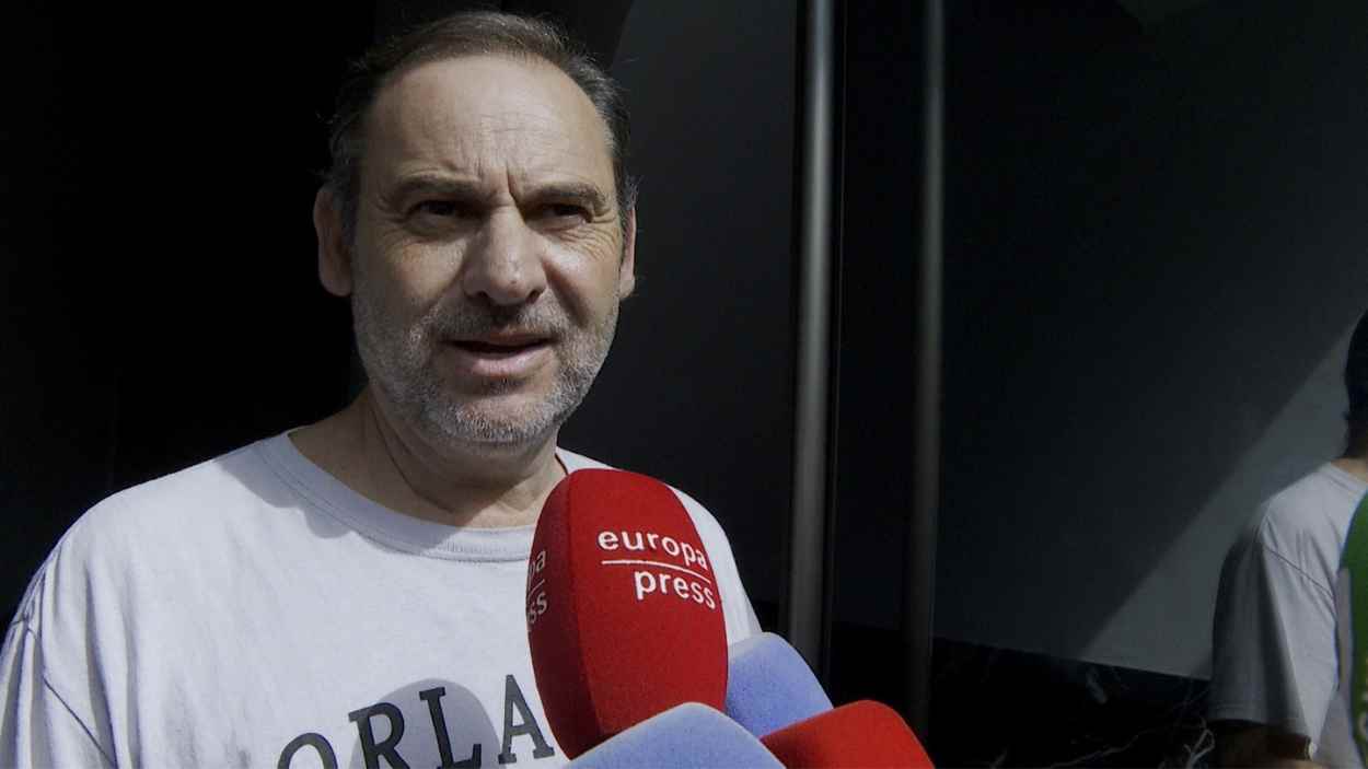 Ábalos tras el registro de la UCO en su domicilio. EP