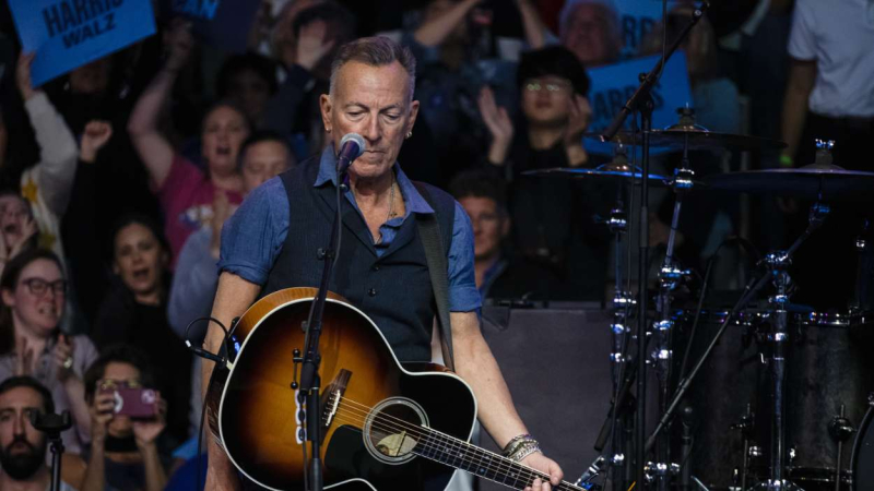 Bruce Springsteen actúa en Temple University Bruce Springsteen actúa en Temple University