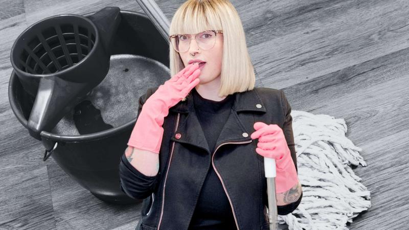 Cristina Simón es una joven de Albacete con más de 400.000 seguidores en Instagram, donde se hace llamar @LaFregonaDeCris | EP/Canva