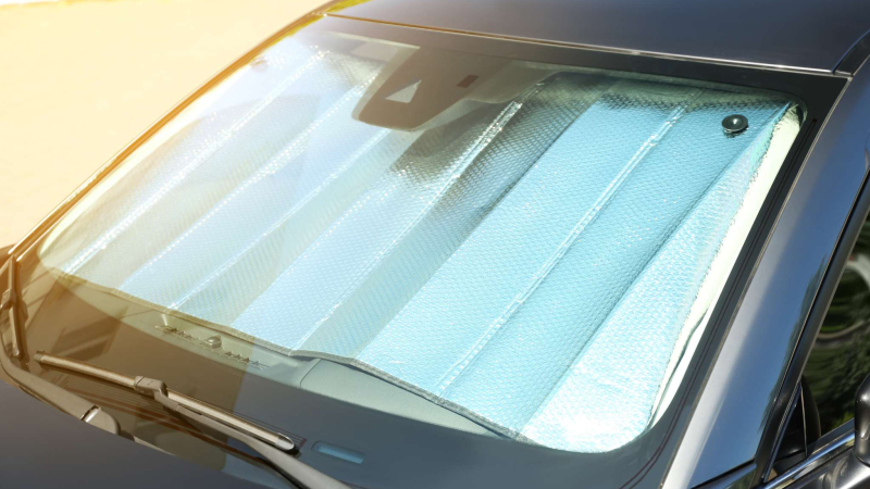 un vehículo que permanece una hora al sol con parasol puede tener una temperatura interior 11 grados menor que otro sin protección un vehículo que permanece una hora al sol con parasol puede tener una temperatura interior 11 grados menor que otro sin protección