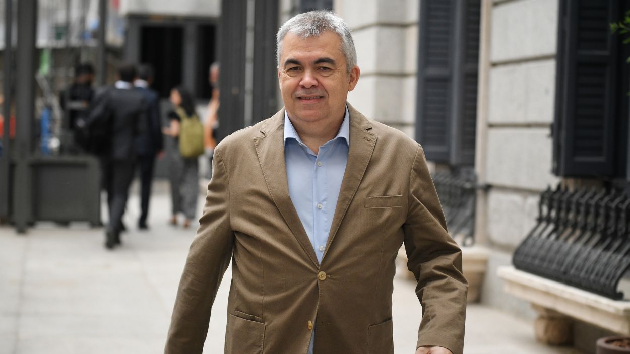 El secretario de Organización del PSOE, Santos Cerdán, a su llegada al Congreso de los Diputados. EP. 