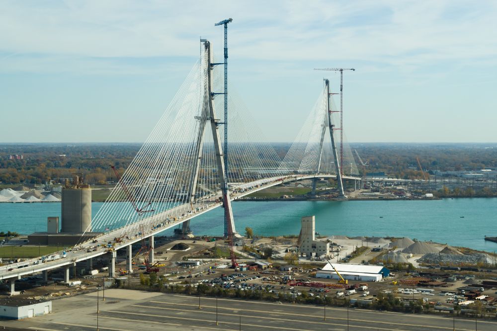 Puente Gordie Howe sobre el río Detroit entre Detroit (Michigan, EEUU) y Windsor (Canadá)