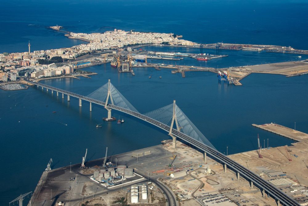 Puente de la Constitución de 1812, en la Bahía de Cádiz