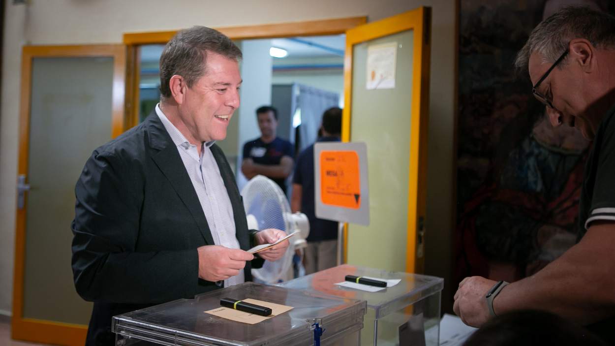 Emiliano García-Page votando en los comicios electorales de Castilla La Mancha en el año 2023. JCCM.