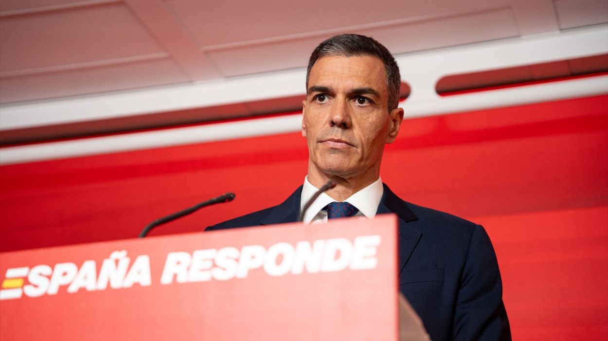 El presidente del Gobierno comparece ante los medios en la sede del PSOE en Ferraz. EP. 