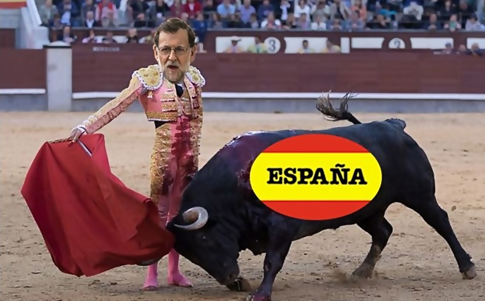 Montaje de una fotografía de un torero y la cara de Rajoy obra de @SatanBecario