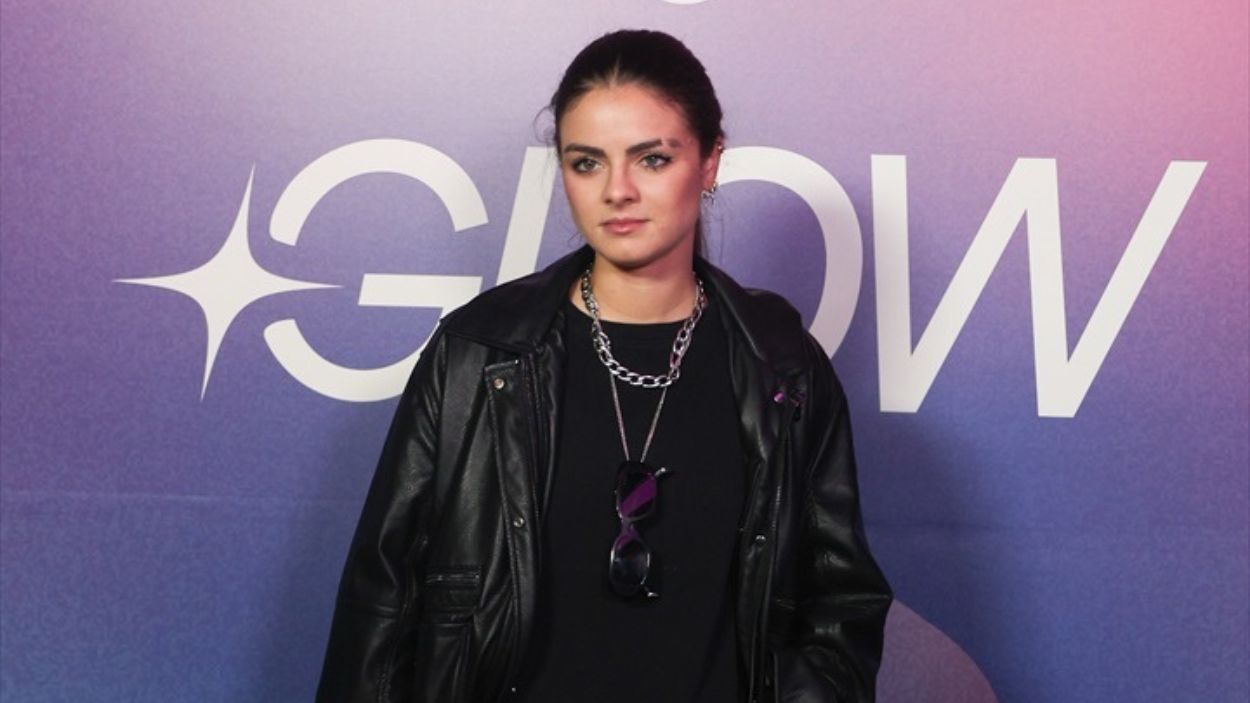 Lucía de la Puerta posando en el photocall de la fiesta oficial de Spotify. EP.