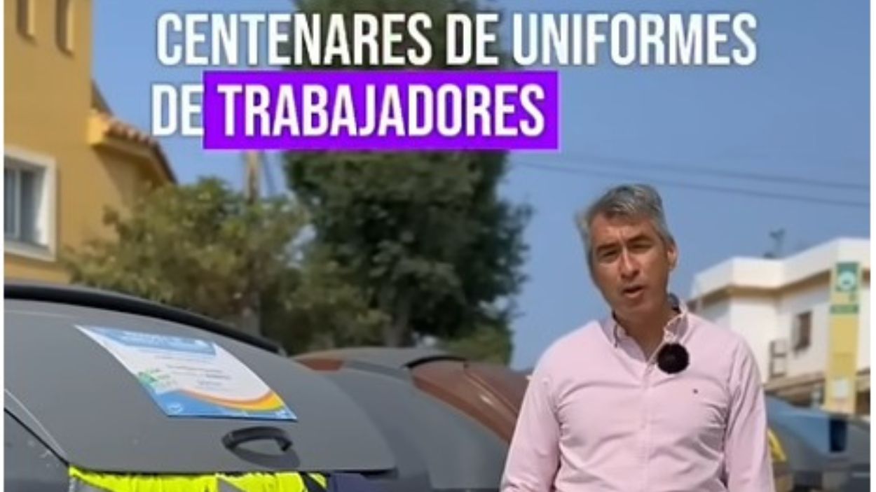 El Ayuntamiento de Benalmádena cambia el logo y los uniformes de los trabajadores municipales.