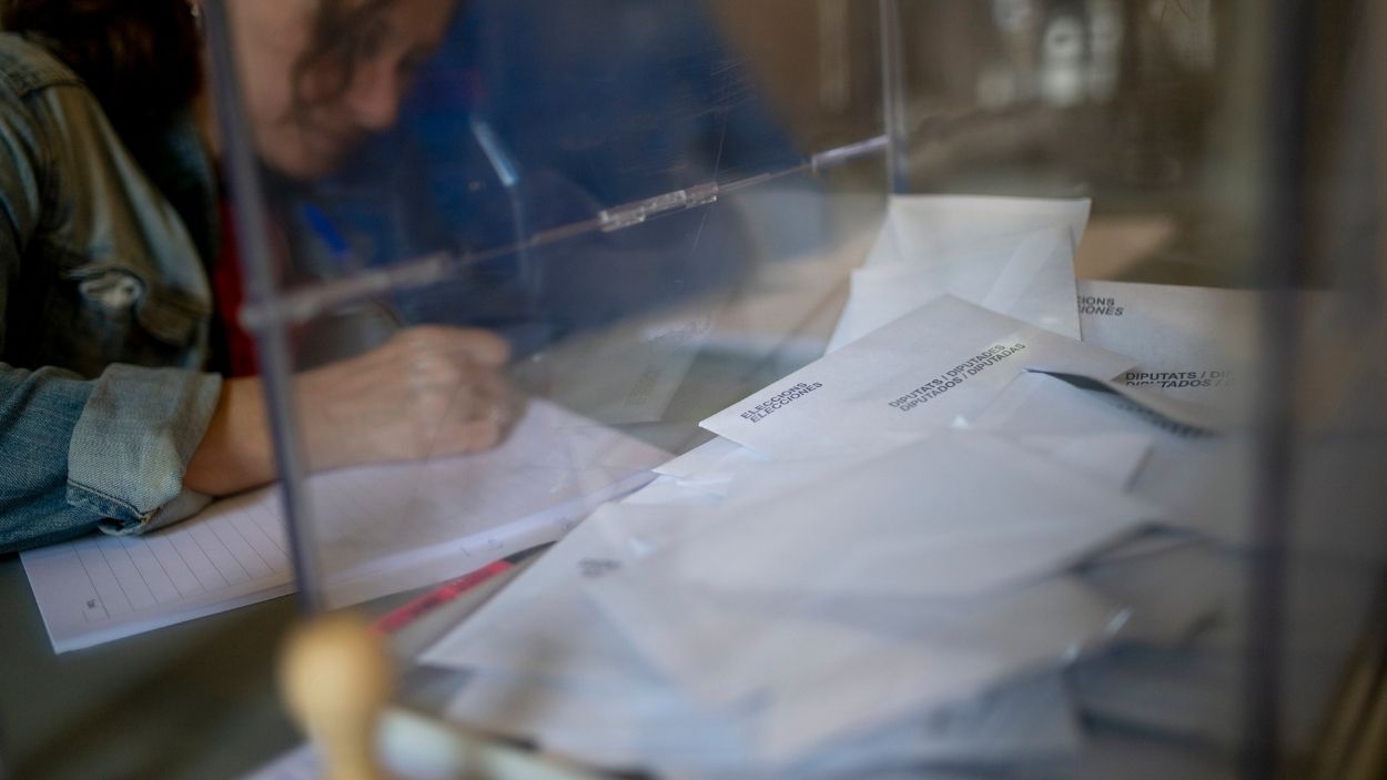 Imagen de recurso de una urna electoral. EP.