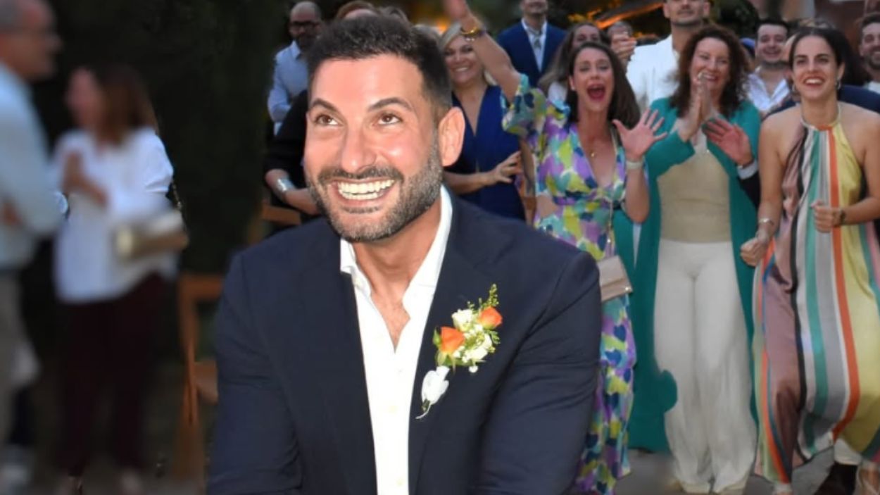 Stephane Soriano, alto cargo del Gobierno de Mazón, simula que se casa consigo mismo. Instragram: @Stesorgo.
