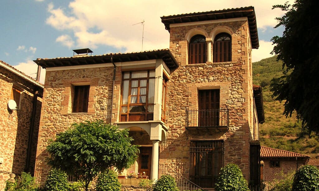 Casa de estilo indiano en Viniegra de Abajo. La Rioja Turismo Casa de estilo indiano en Viniegra de Abajo. La Rioja Turismo