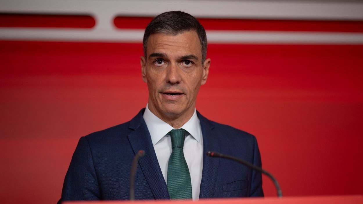 El secretario general del PSOE y presidente del Gobierno, Pedro Sánchez, durante una rueda de prensa, en la sede del PSOE de la calle Ferraz. EP.