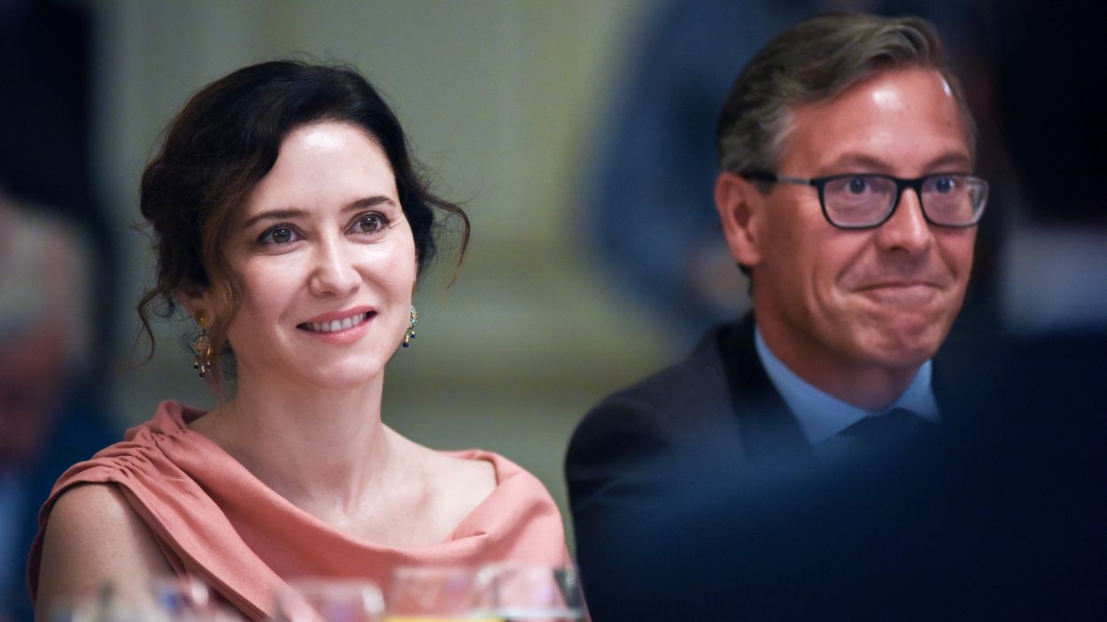 Isabel Díaz Ayuso junto a Alfonso Serrano. EP.