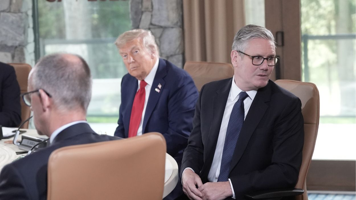 Donald Trump y Keir Starmer en la reunión del G7 en Canadá. EP.