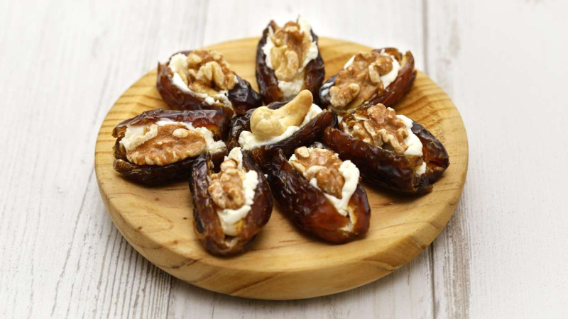 Dátiles con frutos secos Dátiles con frutos secos