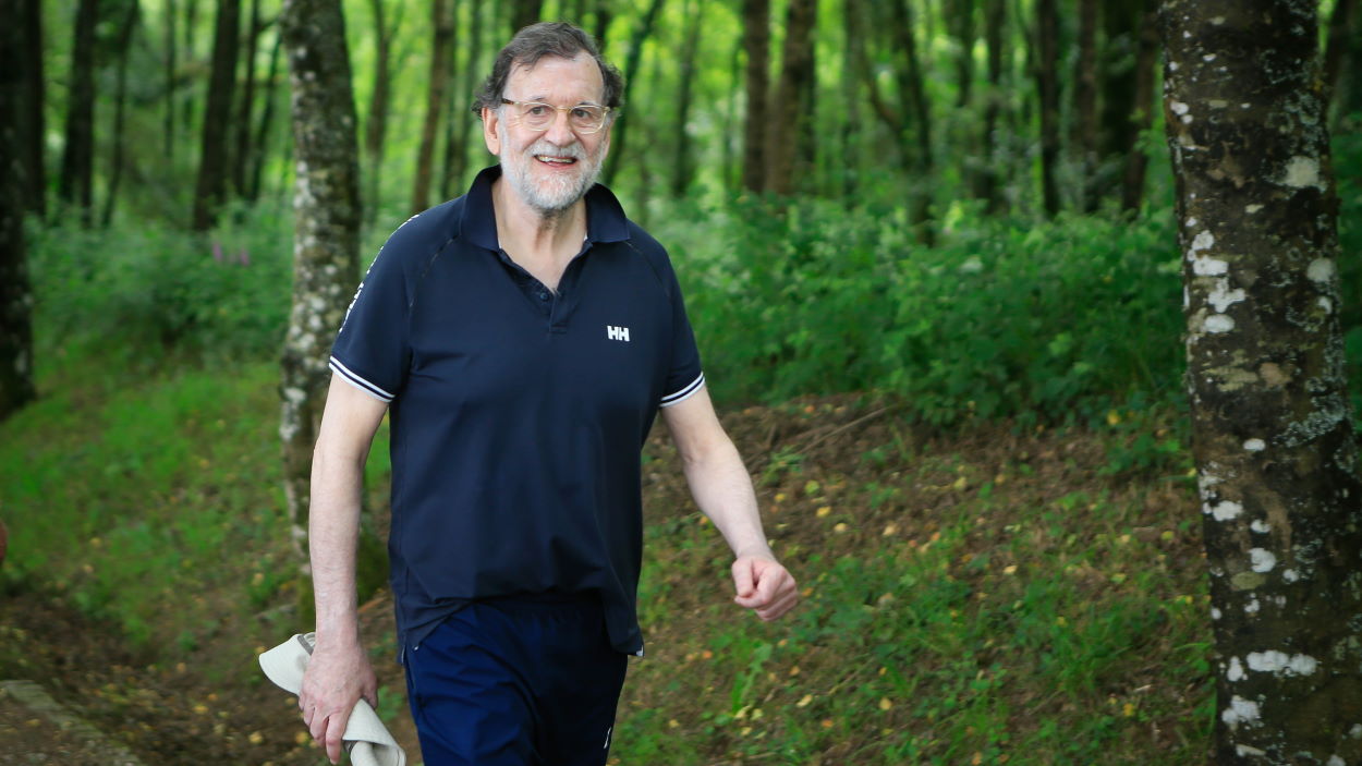 Rajoy se posiciona con Feijóo en la guerra de primarias que mantiene con Ayuso. EP.