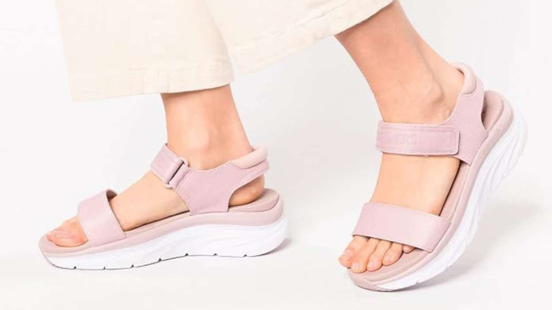 Estas sandalias deportivas están disponibles en varios colores Estas sandalias deportivas están disponibles en varios colores