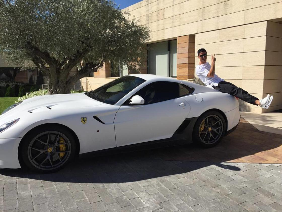 Los 5 mejores coches de CR7