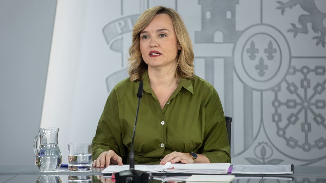 La ministra de Educación, Formación Profesional y Deportes y portavoz del Gobierno, Pilar Alegría, durante una rueda de prensa posterior a la reunión del Consejo de Ministros. EP.