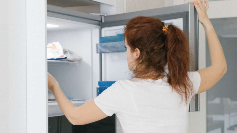 Para este truco solo necesitarás tener un congelador en casa, agua y una botella de plástico Para este truco solo necesitarás tener un congelador en casa, agua y una botella de plástico