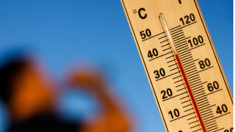 Es importante mantenerse fresco para aguantar las altas temperaturas en verano Es importante mantenerse fresco para aguantar las altas temperaturas en verano